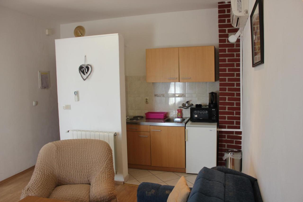 Guesthouse San Antonio Плоче Экстерьер фото